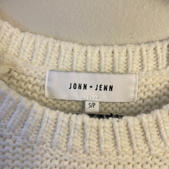 John + Jenn Small Chunky Knit Sweater Black and White Fringe - Picture 3 of 16